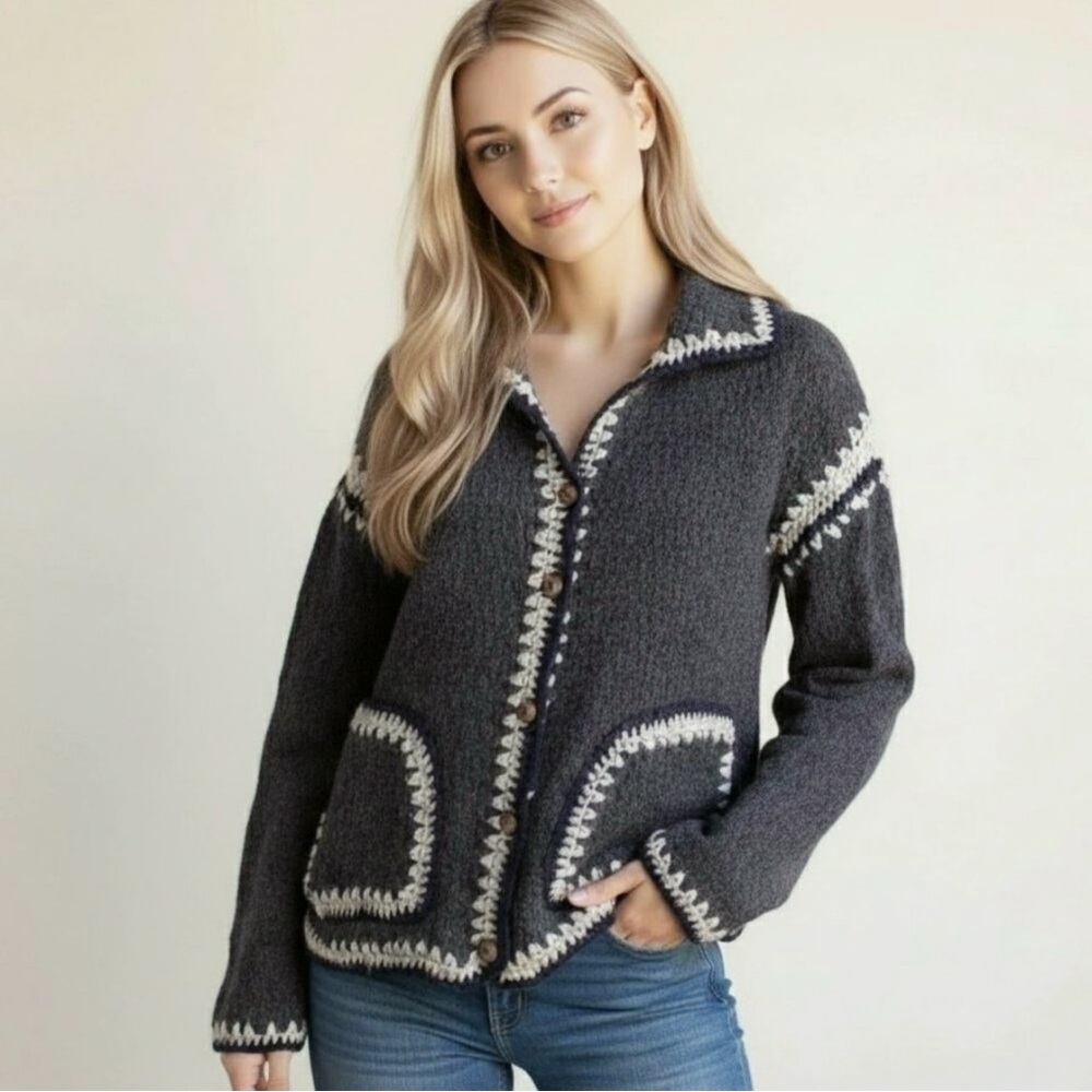 Vintage Peguche Handicrafts 100% Wool Cardigan Sweater/Jacket Made in Equador